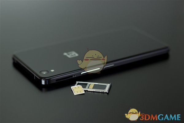 白敬亭宋轶都去看了樱花，一个包裹严实一个精心化妆，评论区炸锅